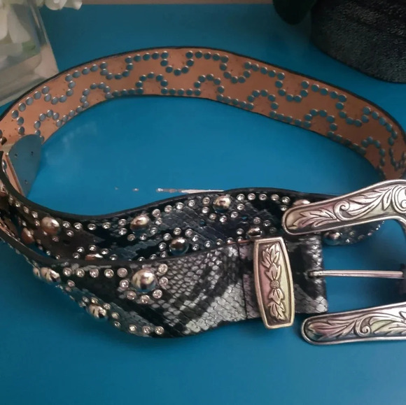 Brand New Guess Python Studded Belt - Picture 2 of 2